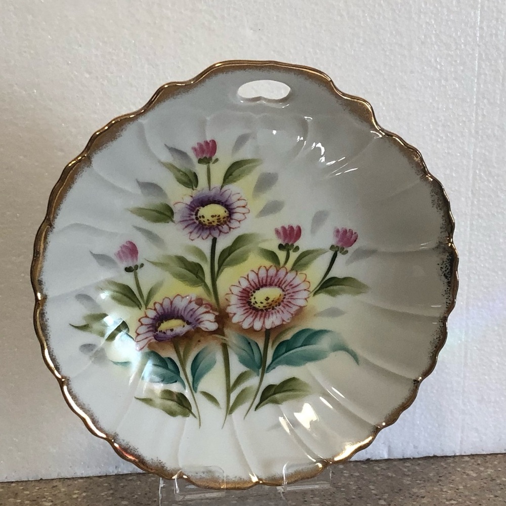 Antique 1920’s German Daisies With 23 kt Gold Porcelain Wall Plate